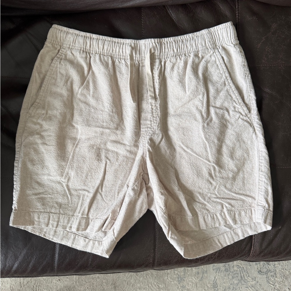 Old Navy Men's Light Tan Flat Front Shorts